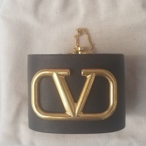 NWT Valentino gold blk leather bracelet v  cuff  m